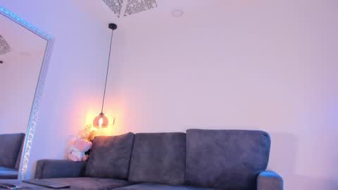 Isabela online show from 02/03/25, 12:03