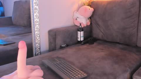 Isabela online show from 02/04/25, 06:17