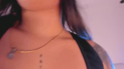 Isabela online show from 03/05/25, 12:11