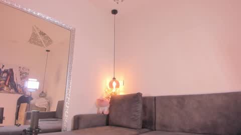 Isabela online show from 09/09/25, 12:15