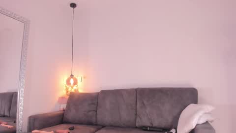 Isabela online show from 10/06/25, 12:02