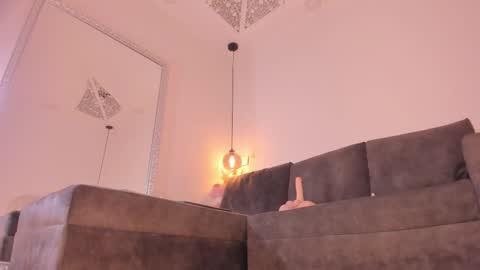 Isabela online show from 10/25/25, 12:02