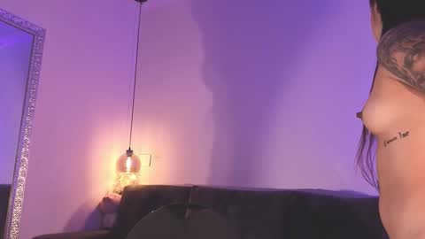 Snapshot of isabela_franco_ chatting on 02/05/26, 11:37 Isabela online show from 02/05/26, 11:37