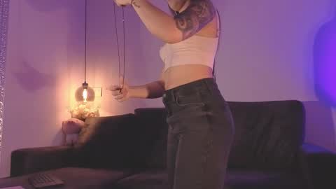 Isabela online show from 03/26/26, 11:49