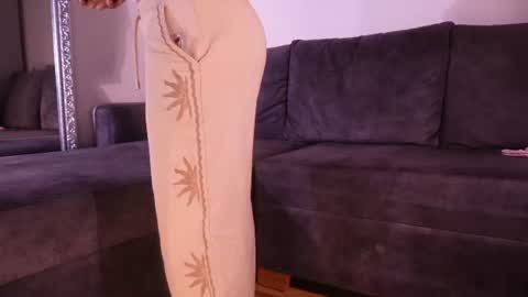 Isabela online show from 06/29/26, 11:43