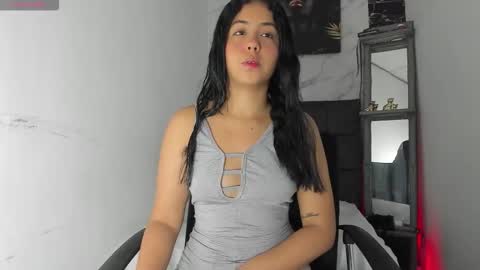 Isabella online show from 10/31/25, 07:48