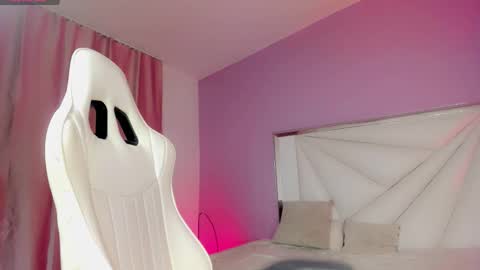 Snapshot of isabela_saenzz chatting on 10/10/25, 03:16 I S A B E L A ISA online show from 10/10/25, 03:16