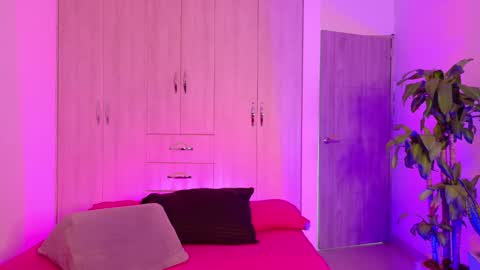 isabelahofman online show from 04/14/26, 10:38