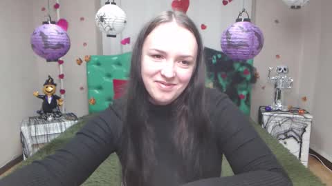 Snapshot of isabelblackberry chatting on 10/25/25, 05:15 IsabelBlackberry online show from 10/25/25, 05:15