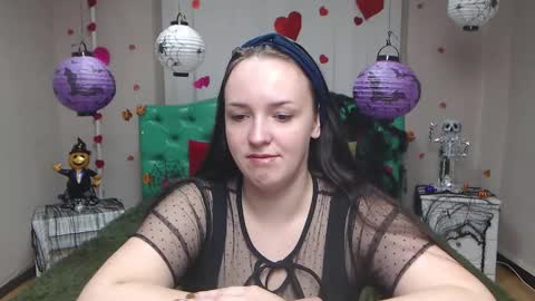 Snapshot of isabelblackberry chatting on 10/27/25, 06:06 IsabelBlackberry online show from 10/27/25, 06:06