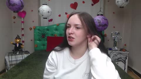 Snapshot of isabelblackberry chatting on 11/02/25, 06:05 IsabelBlackberry online show from 11/02/25, 06:05