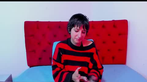 Isabel Cortez online show from 10/22/25, 11:43