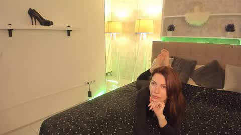 IsabelKiss online show from 11/10/25, 06:56