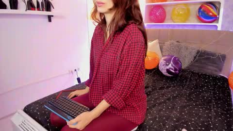 IsabelKiss online show from 02/02/26, 06:45