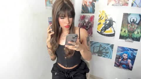 Snapshot of isabell_xstar chatting on 01/13/25, 12:19 isa 3 online show from 01/13/25, 12:19