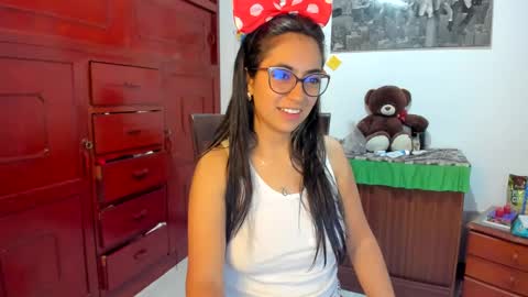 Snapshot of isabella22_1 chatting on 01/19/25, 04:22 Isabella22 1 online show from 01/19/25, 04:22