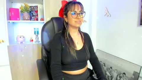 Isabella22 1 online show from 02/20/25, 01:51