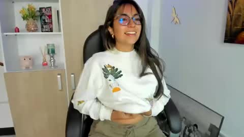 Isabella22 1 online show from 02/25/25, 05:04