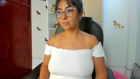 Snapshot of isabella22_1 chatting on 11/06/25, 07:15 Isabella22 1 online show from 11/06/25, 07:15