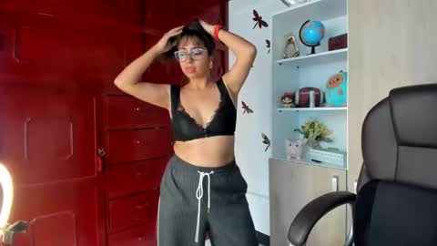 Snapshot of isabella22_1 chatting on 05/05/26, 05:32 Isabella22 1 online show from 05/05/26, 05:32