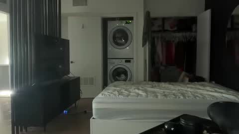 isabella312 online show from 04/03/26, 08:01