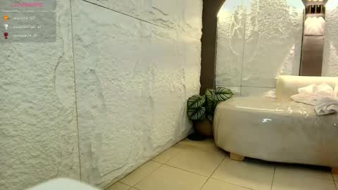 Isa  online show from 03/08/26, 01:47