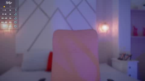 Snapshot of isabella__shine chatting on 02/05/25, 04:03 Isa online show from 02/05/25, 04:03