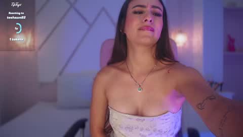 Snapshot of isabella__shine chatting on 02/05/25, 10:12 Isa online show from 02/05/25, 10:12