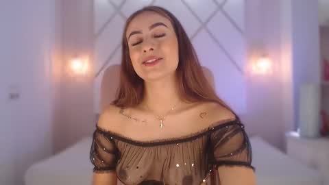 Snapshot of isabella__shine chatting on 09/10/25, 01:55 Isa online show from 09/10/25, 01:55