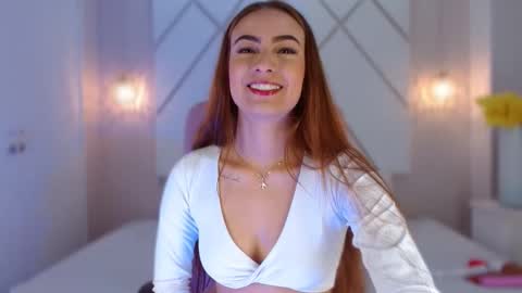 Snapshot of isabella__shine chatting on 11/25/25, 03:12 Isa online show from 11/25/25, 03:12