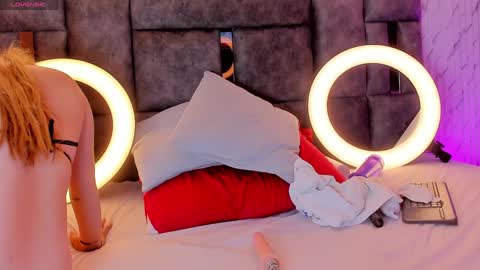 Isabella Arias online show from 01/24/25, 07:41