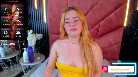 Isabella Arias online show from 03/11/25, 10:18