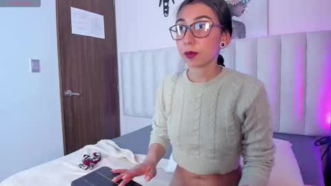 Snapshot of isabella_crofts chatting on 11/10/25, 03:16 isabella_crofts online show from 11/10/25, 03:16