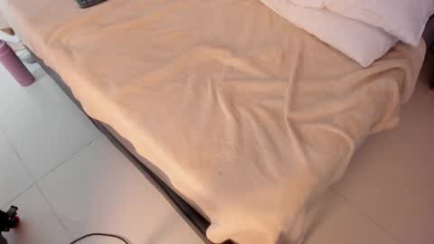 Snapshot of isabella_crofts chatting on 11/11/25, 03:06 isabella_crofts online show from 11/11/25, 03:06