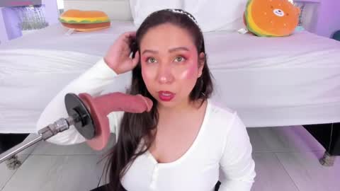 Isa online show from 09/19/25, 03:52