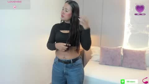 Isabel florez online show from 04/24/26, 02:47