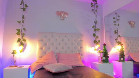   online show from 01/12/25, 01:53