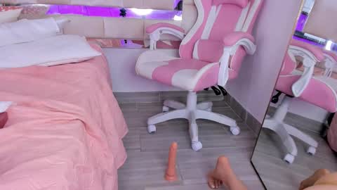 isabella_gomez11 online show from 01/12/25, 07:31