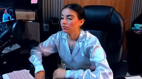 ISABELLA online show from 06/03/26, 08:14
