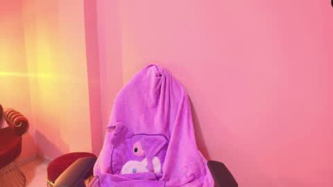 Isa  online show from 04/06/26, 01:12