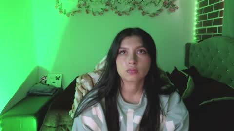 Snapshot of isabella_monntolvo chatting on 05/21/26, 06:37 isabella_monntolvo online show from 05/21/26, 06:37