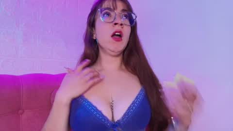 Isabella online show from 10/29/25, 09:00