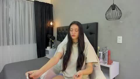 Isabella Nowa online show from 02/15/26, 12:03