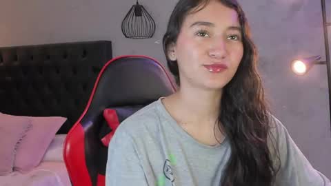 Isabella Nowa online show from 04/25/26, 11:35