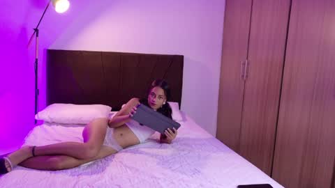 isabella santana online show from 06/19/26, 07:28