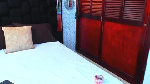 Isabella Your Queen  online show from 02/22/25, 01:22