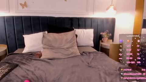 Snapshot of isabella_roa chatting on 12/14/24, 12:33 Isabella online show from 12/14/24, 12:33