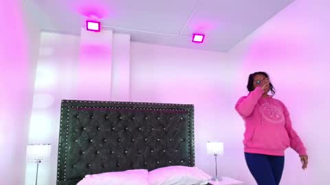 Isabella  online show from 06/02/26, 12:07