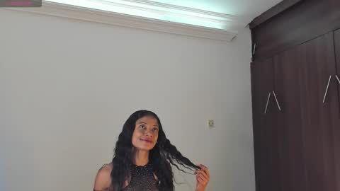 Snapshot of isabella_savina chatting on 11/28/25, 10:45 Isabella online show from 11/28/25, 10:45