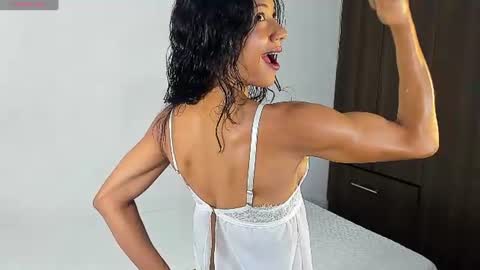 Isabella online show from 06/25/26, 11:31